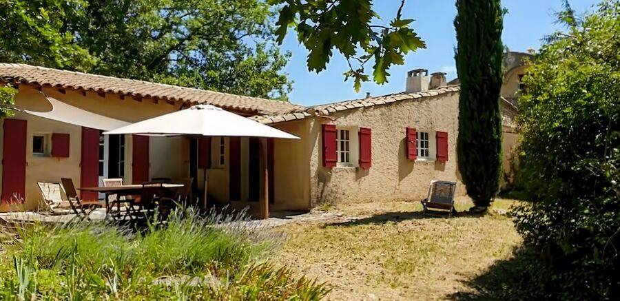 Repas en terrasse, Le Jas — location en Luberon